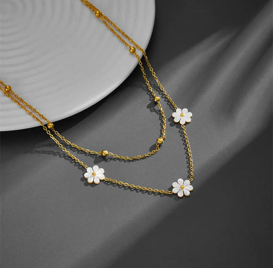 Daisy Flower Necklace 18k Gold Plating