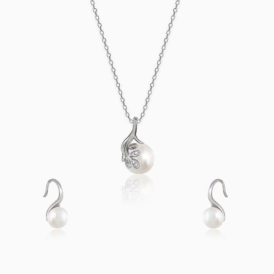 Kaali Charming Pearl Set With Chain
